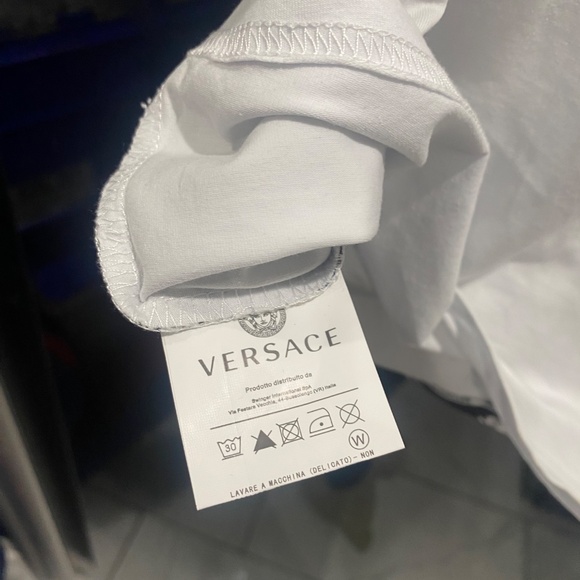 90s Vintage Versace Classics T-Shirt - Picture 8 of 8